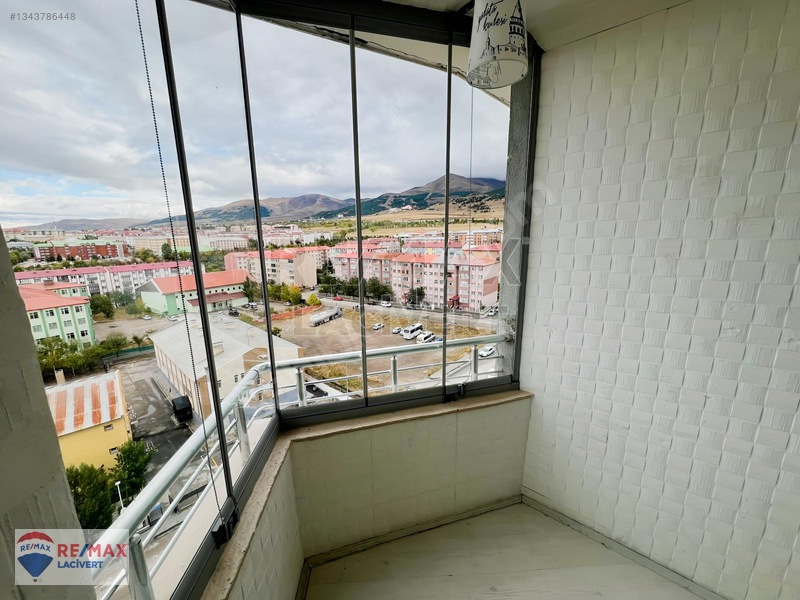 Re/max Lacivert'ten Yıldızkent'te Kiralık 3+1 Daire — fotoğraf 7