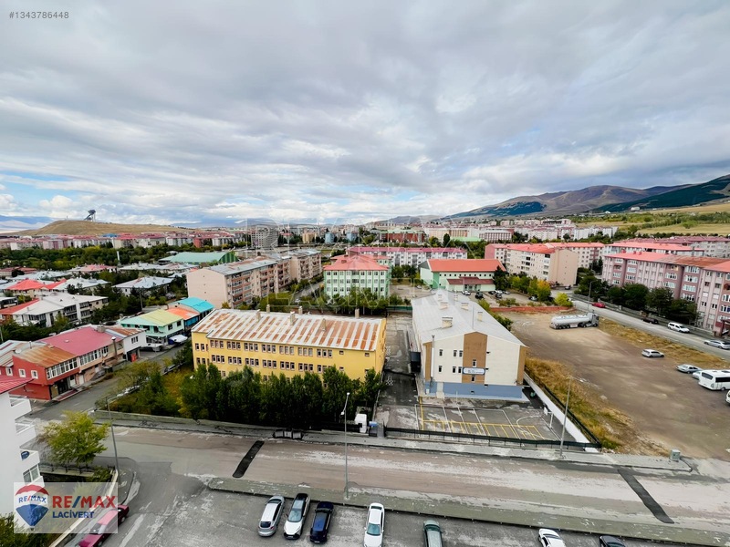Re/max Lacivert'ten Yıldızkent'te Kiralık 3+1 Daire — fotoğraf 8
