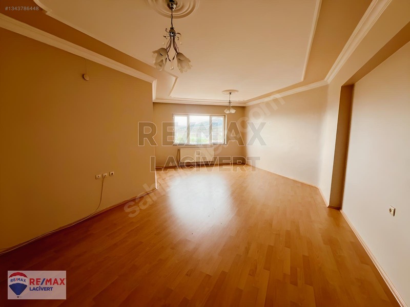 Re/max Lacivert'ten Yıldızkent'te Kiralık 3+1 Daire — fotoğraf 10