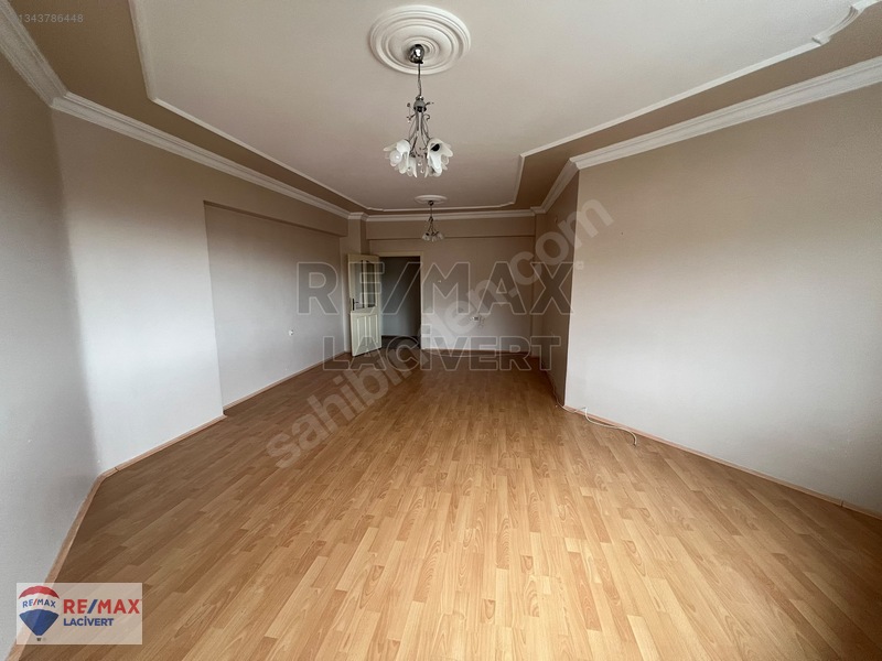 Re/max Lacivert'ten Yıldızkent'te Kiralık 3+1 Daire — fotoğraf 11