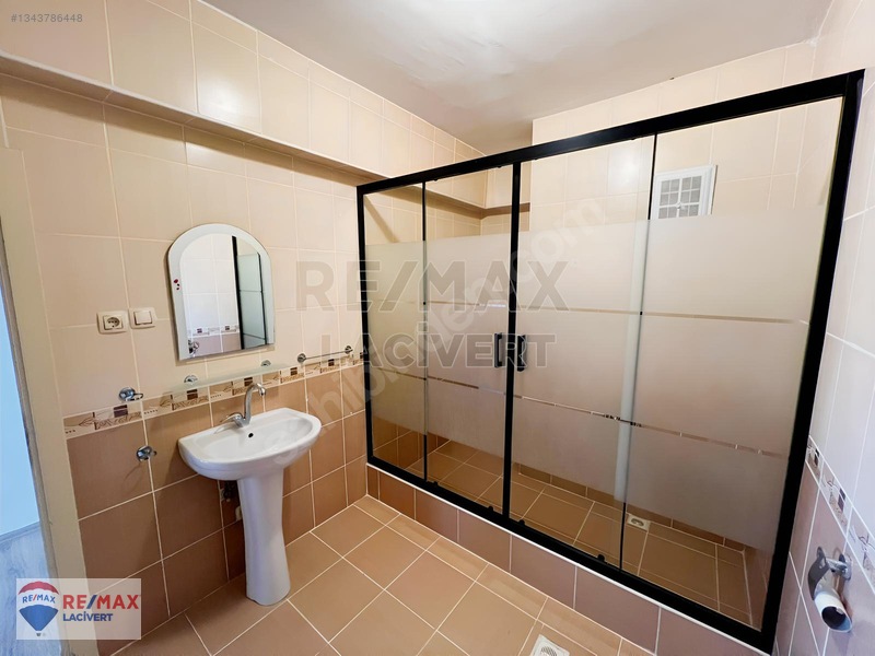 Re/max Lacivert'ten Yıldızkent'te Kiralık 3+1 Daire — fotoğraf 24