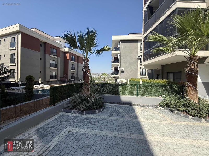 Kuşadası Merkezi Konumda Güvenlikli Havuzlu Satılık Daire — fotoğraf 29