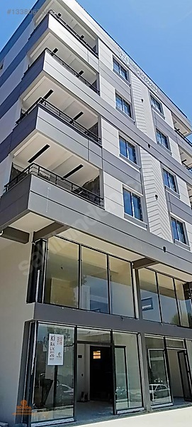 Yunus Emre Caddesi'nde 250m² Sıfır Dükkan