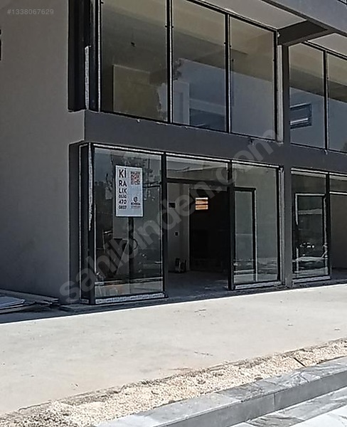 Yunus Emre Caddesi'nde 250m² Sıfır Dükkan — fotoğraf 2