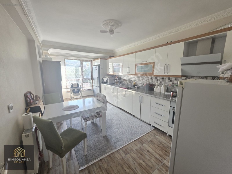Bingöl Aksa Emlak'dan Mirzan Mah Satılık 3+1 155m2 Ara Kat Daire — fotoğraf 2