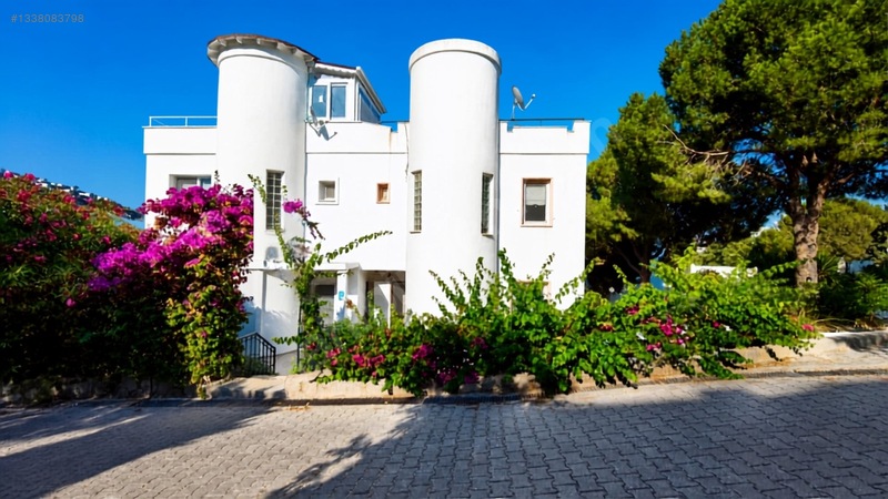 Gündoğanda Geniş Bahçeli Özel Tapulu Plajlı Fırsat İkiz Villa — fotoğraf 6