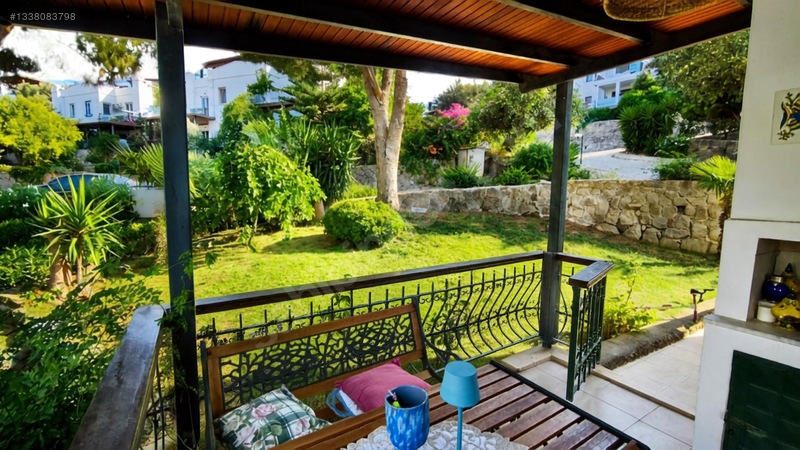 Gündoğanda Geniş Bahçeli Özel Tapulu Plajlı Fırsat İkiz Villa — fotoğraf 15