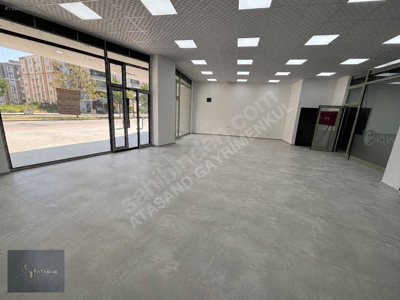 Cağaloğlu'nun En Prestijli Noktasında 230m² Kiralık Dükkan — fotoğraf 3