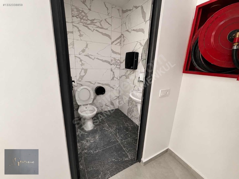 Cağaloğlu'nun En Prestijli Noktasında 230m² Kiralık Dükkan — fotoğraf 8
