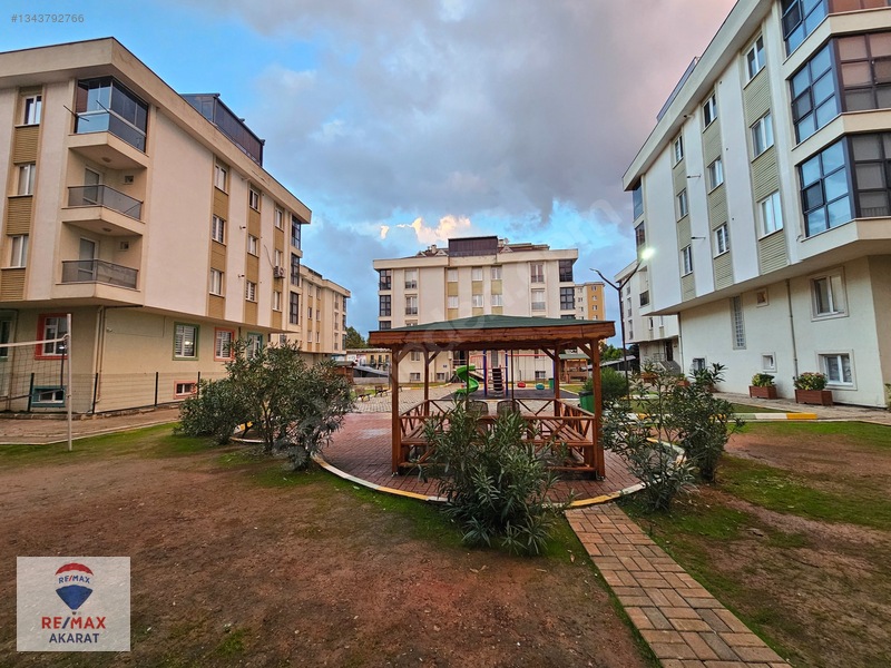 Sancaktepe Osmangazi Site İçi 3+1 Güvenlikli Metro Yakın