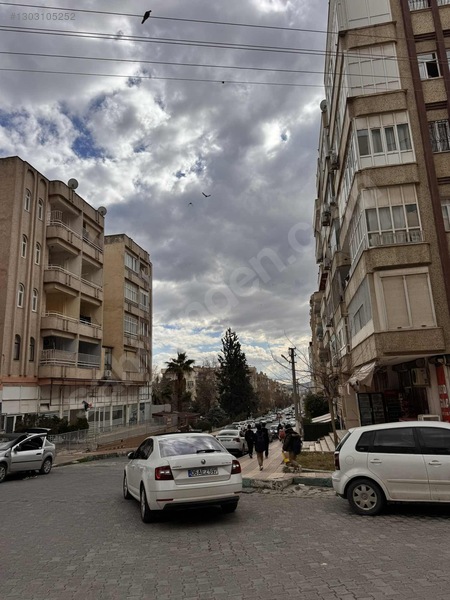 Barış Sitesi Emniyet Caddesinde Köşe Başı Satılık 4+1 — fotoğraf 3