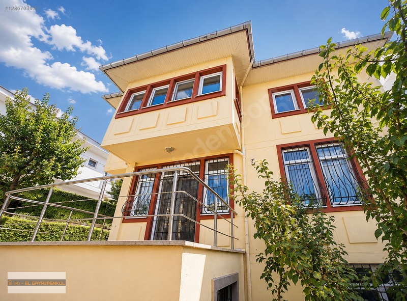 İki-el Den Çengelköy Ata2 De Emsalsiz Konumda Bahçeli Tripleks