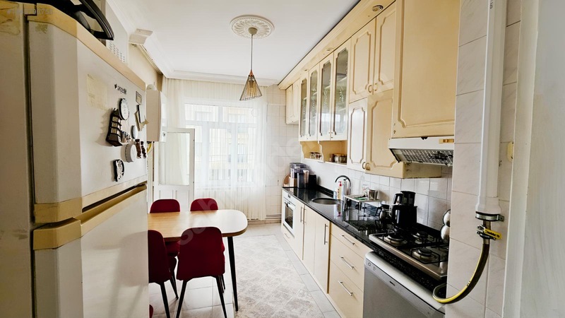 Kristal Gayrimenkul'den 3+1 Ferah Manzaralı Daire — fotoğraf 8