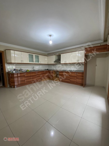 Yavuz Sultan Selim'de 220 M² Kiralık 3+1 Daire (ayrı Girişli)