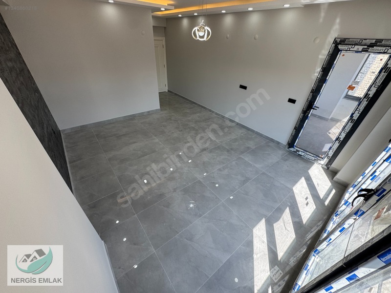 Nergisten Zeytinlide Girişte Odası Olan Ayrı Mutfaklı 4+1 Villa — fotoğraf 29