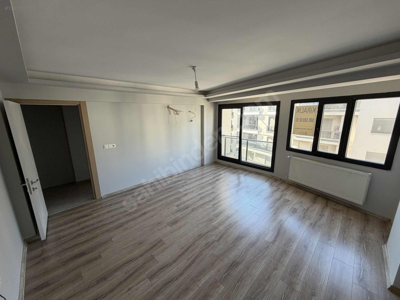 Bergama Merkezde Doğalgazlı Kiralık Arakat 2+1 Daire — fotoğraf 3
