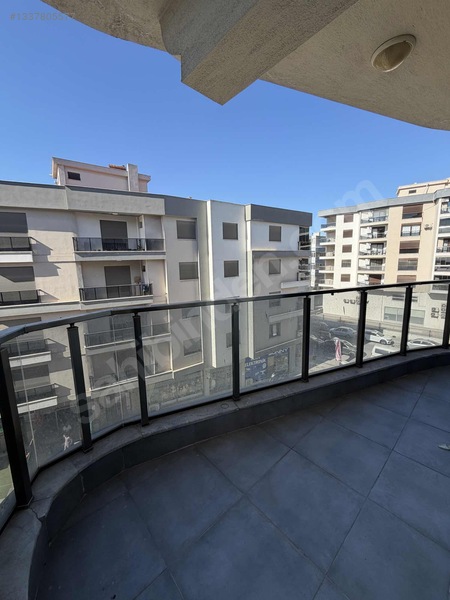 Bergama Merkezde Doğalgazlı Kiralık Arakat 2+1 Daire — fotoğraf 7