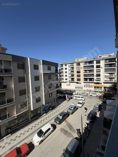 Bergama Merkezde Doğalgazlı Kiralık Arakat 2+1 Daire — fotoğraf 8