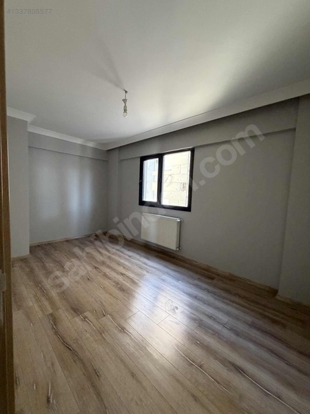 Bergama Merkezde Doğalgazlı Kiralık Arakat 2+1 Daire — fotoğraf 12