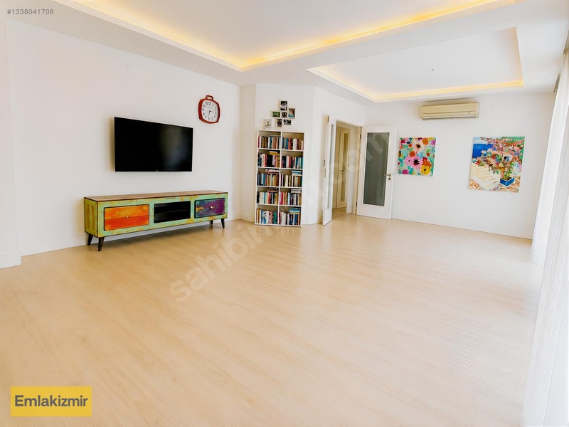 Güzelbahçe Maltepe'de Havuzlu Sitede Satılık 2+1 Çok Geniş Daire — fotoğraf 4