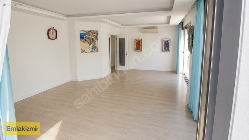 Güzelbahçe Maltepe'de Havuzlu Sitede Satılık 2+1 Çok Geniş Daire — fotoğraf 5
