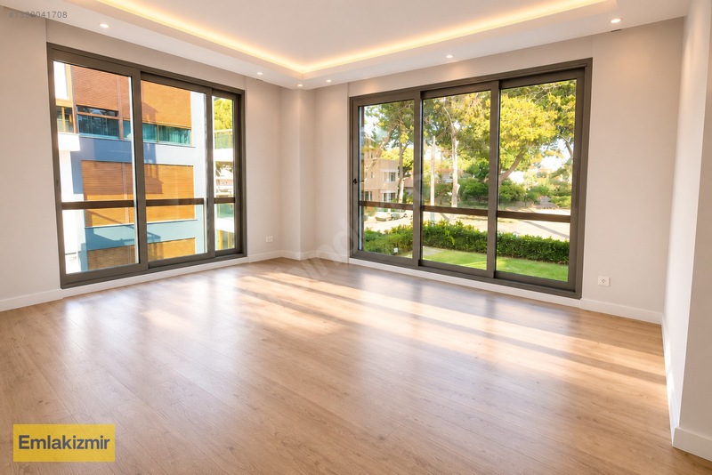 Güzelbahçe Maltepe'de Havuzlu Sitede Satılık 2+1 Çok Geniş Daire — fotoğraf 6