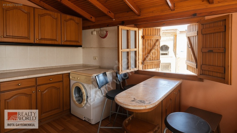 Urla Çamlıçay'da Çatı Katı Kiralık Daire — fotoğraf 4