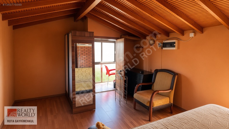Urla Çamlıçay'da Çatı Katı Kiralık Daire — fotoğraf 5