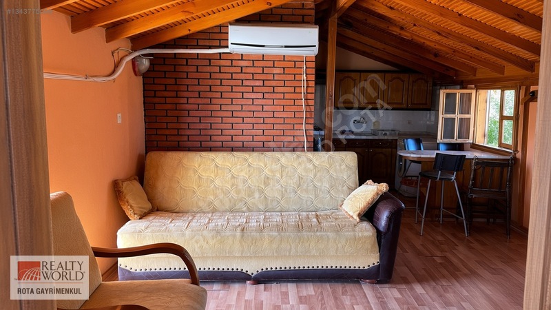 Urla Çamlıçay'da Çatı Katı Kiralık Daire — fotoğraf 13