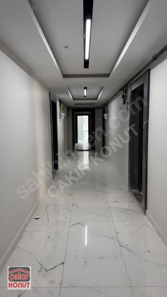 Çakır Konut'tan 4 Yol Plaza Kiralık Ofisler — fotoğraf 6