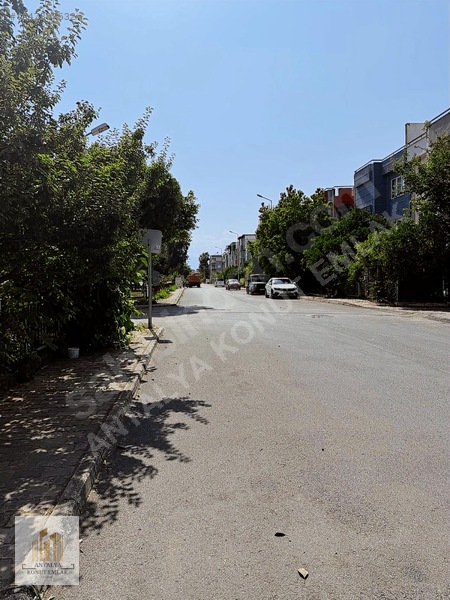 Güzeloba'da Satılık İkiz Villa, 440m² Arsa, 5+1 / 5+1 — fotoğraf 2