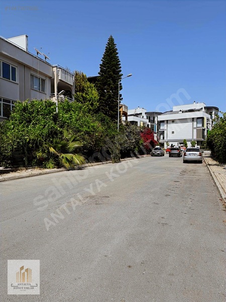 Güzeloba'da Satılık İkiz Villa, 440m² Arsa, 5+1 / 5+1 — fotoğraf 3