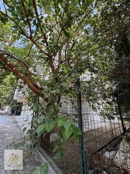 Güzeloba'da Satılık İkiz Villa, 440m² Arsa, 5+1 / 5+1 — fotoğraf 5