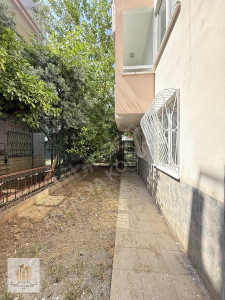 Güzeloba'da Satılık İkiz Villa, 440m² Arsa, 5+1 / 5+1 — fotoğraf 7
