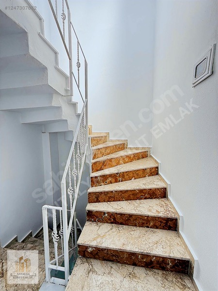 Güzeloba'da Satılık İkiz Villa, 440m² Arsa, 5+1 / 5+1 — fotoğraf 34