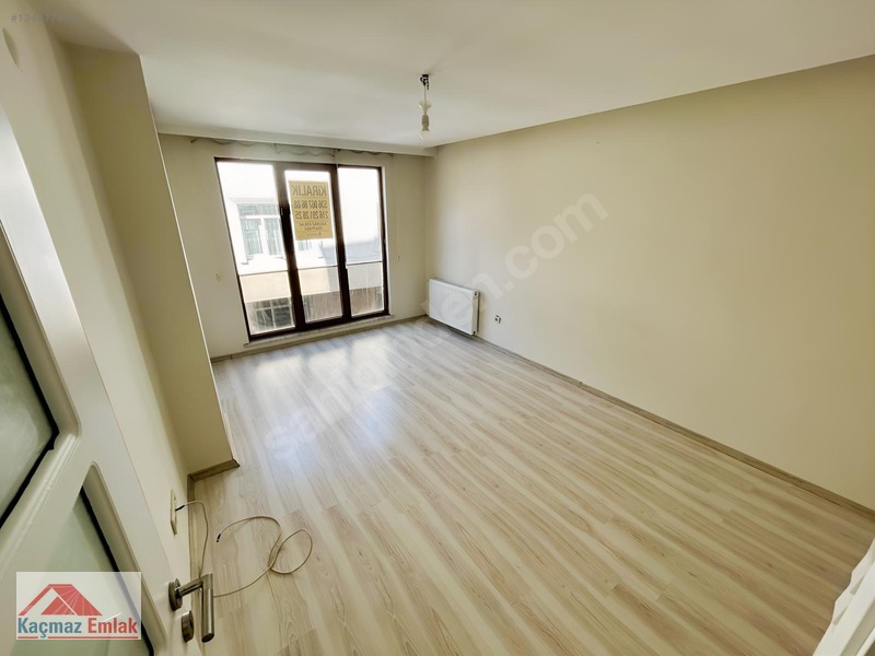 Ataşehir Fetih Mah 1.kat 2+1 100m2geniş Yeni Bina Asansör-balkon