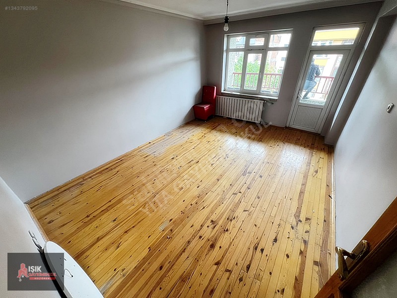 *ışıktan Ragıp Tüzün Cadde Üzeri Harika Genişlikte Arakatta 3+1* — fotoğraf 16
