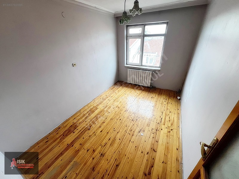 *ışıktan Ragıp Tüzün Cadde Üzeri Harika Genişlikte Arakatta 3+1* — fotoğraf 17