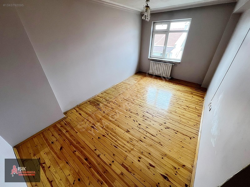 *ışıktan Ragıp Tüzün Cadde Üzeri Harika Genişlikte Arakatta 3+1* — fotoğraf 21