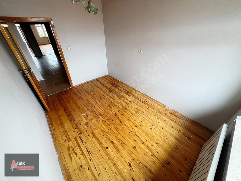*ışıktan Ragıp Tüzün Cadde Üzeri Harika Genişlikte Arakatta 3+1* — fotoğraf 51