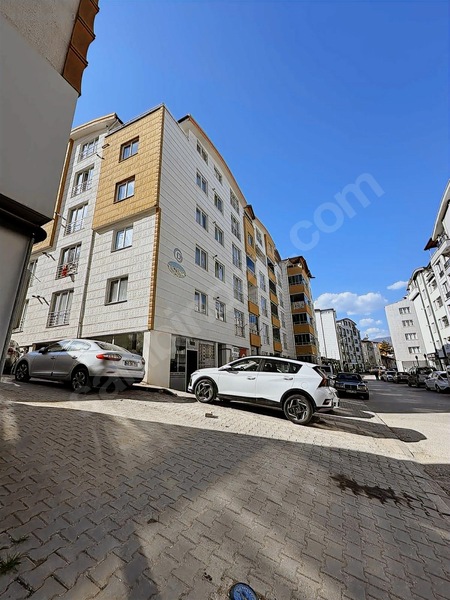 Şehir Merkezinde Bölünmüş 1+1 Ayrı Kiracılı Yatırımlık Dubleks — fotoğraf 3
