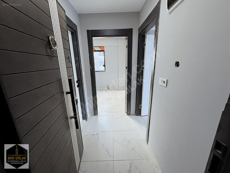 Bmk'da Finike Kum Mahallesinde Denize Yakın Satılık 1+1 — fotoğraf 4