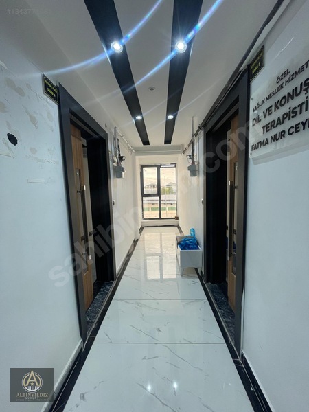 Uydukent Prestijli Lokasyon,köşe Konum 2+1 Ofis/dükkan