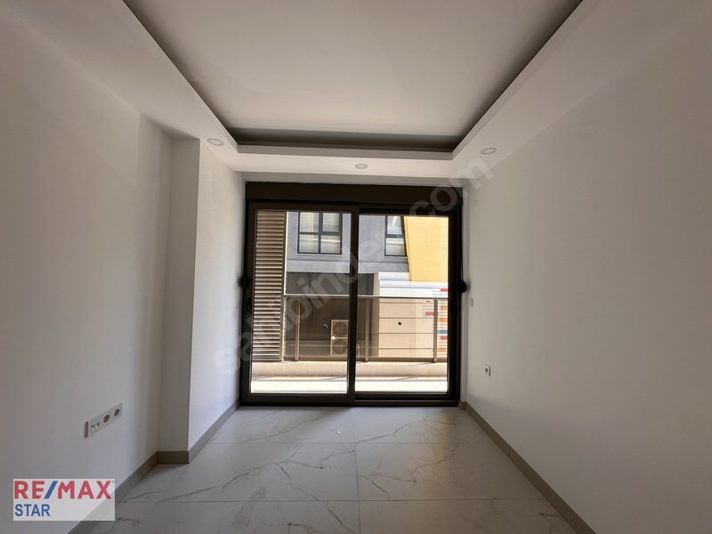 Antalya Caddesi'nde Kiralık Asansörlü Sıfır 2+1 Ofisler — fotoğraf 16