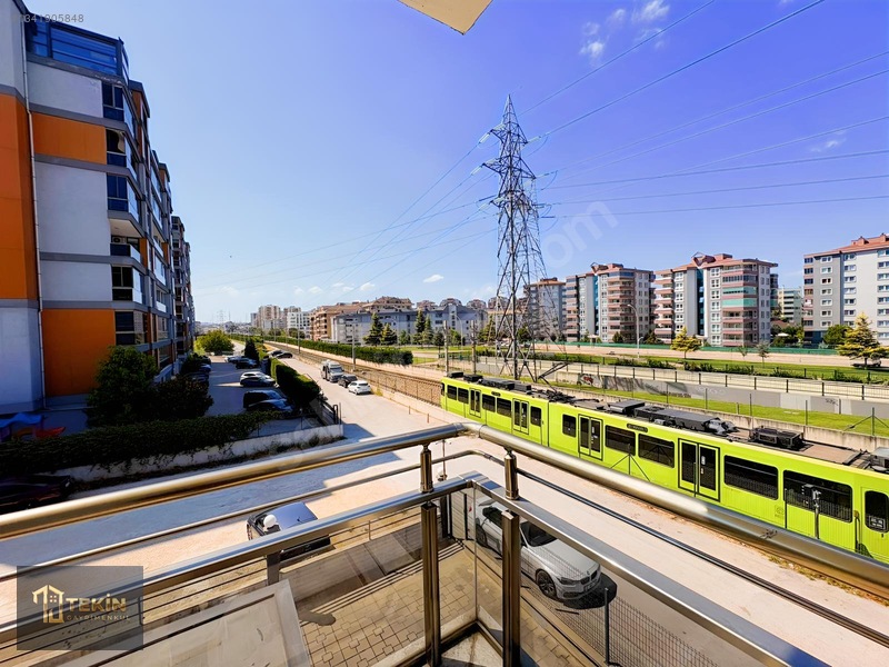 Özlüce Metro İstasyonun Yanında Arakat Full Eşyalı Kiralık Daire — fotoğraf 8