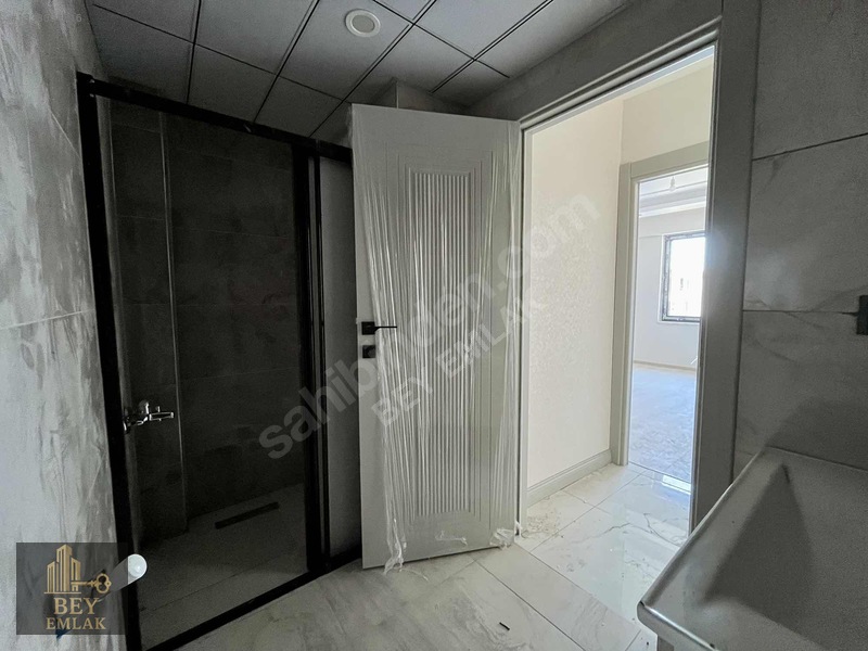 Ataşehir'de Fore Kazıklı Merkezi Konumda Lüks 2+1 — fotoğraf 14