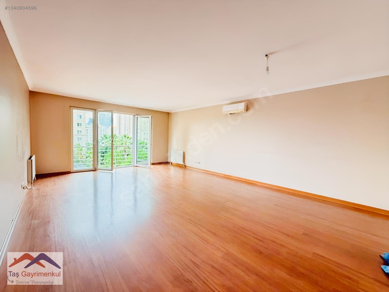Uphill Court'ta Havuz Cepheli, 4+1, 155m² Kiralık Bakımlı Daire — fotoğraf 8