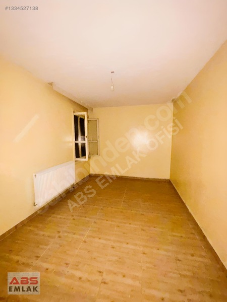 Abs Emlaktan Ulaş Mahallesinde 3+1 Kiralık — fotoğraf 3