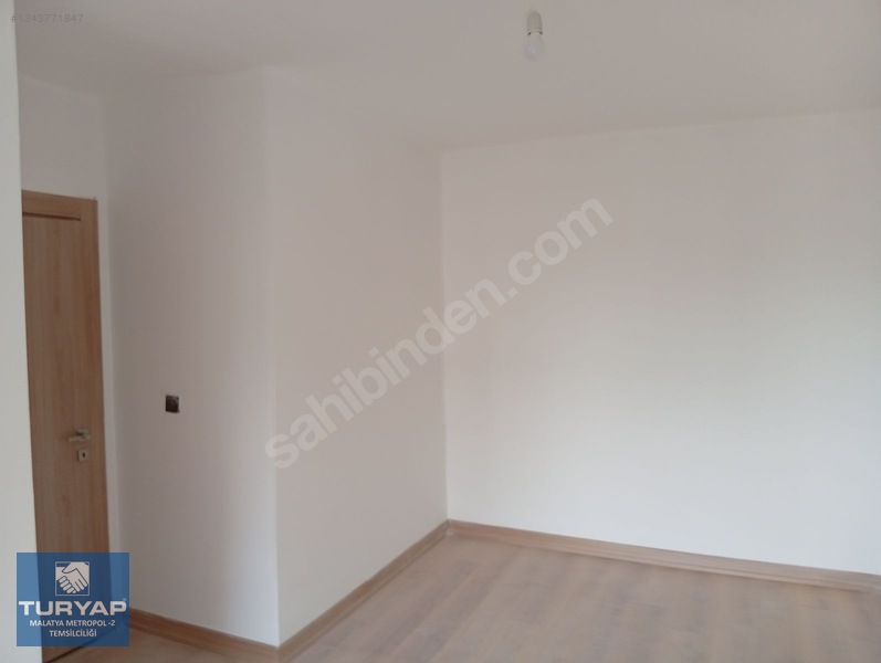 Turyap Metropol'den Çöşnükte Kiralık 3+1 Toki Dairesi — fotoğraf 4