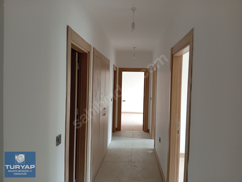 Turyap Metropol'den Çöşnükte Kiralık 3+1 Toki Dairesi — fotoğraf 6